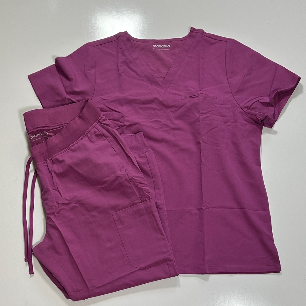 Mandala Cosmic women’s scrubs XL